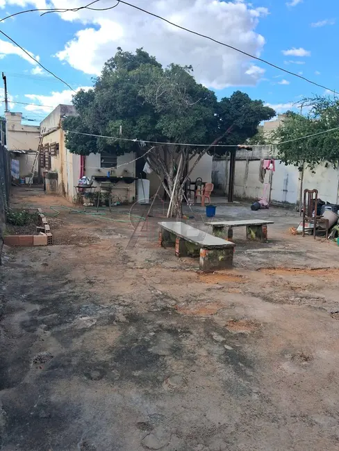 Foto 3 de Casa com 4 quartos à venda em Maracanã, Montes Claros - MG