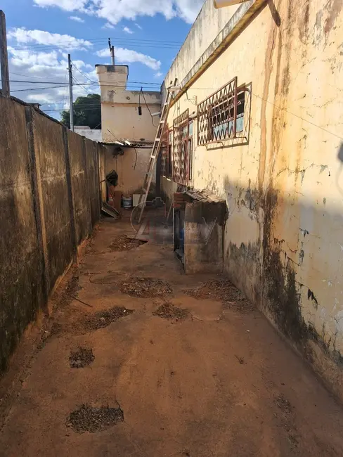 Foto 4 de Casa com 4 quartos à venda em Maracanã, Montes Claros - MG