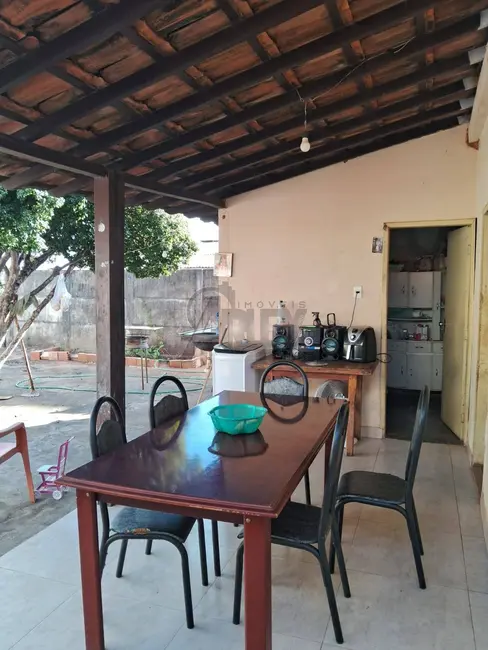 Foto 6 de Casa com 4 quartos à venda em Maracanã, Montes Claros - MG