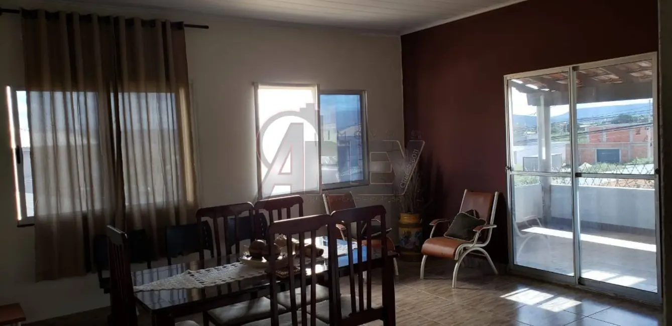 Foto 5 de Casa com 3 quartos à venda, 225m2 em Planalto, Montes Claros - MG