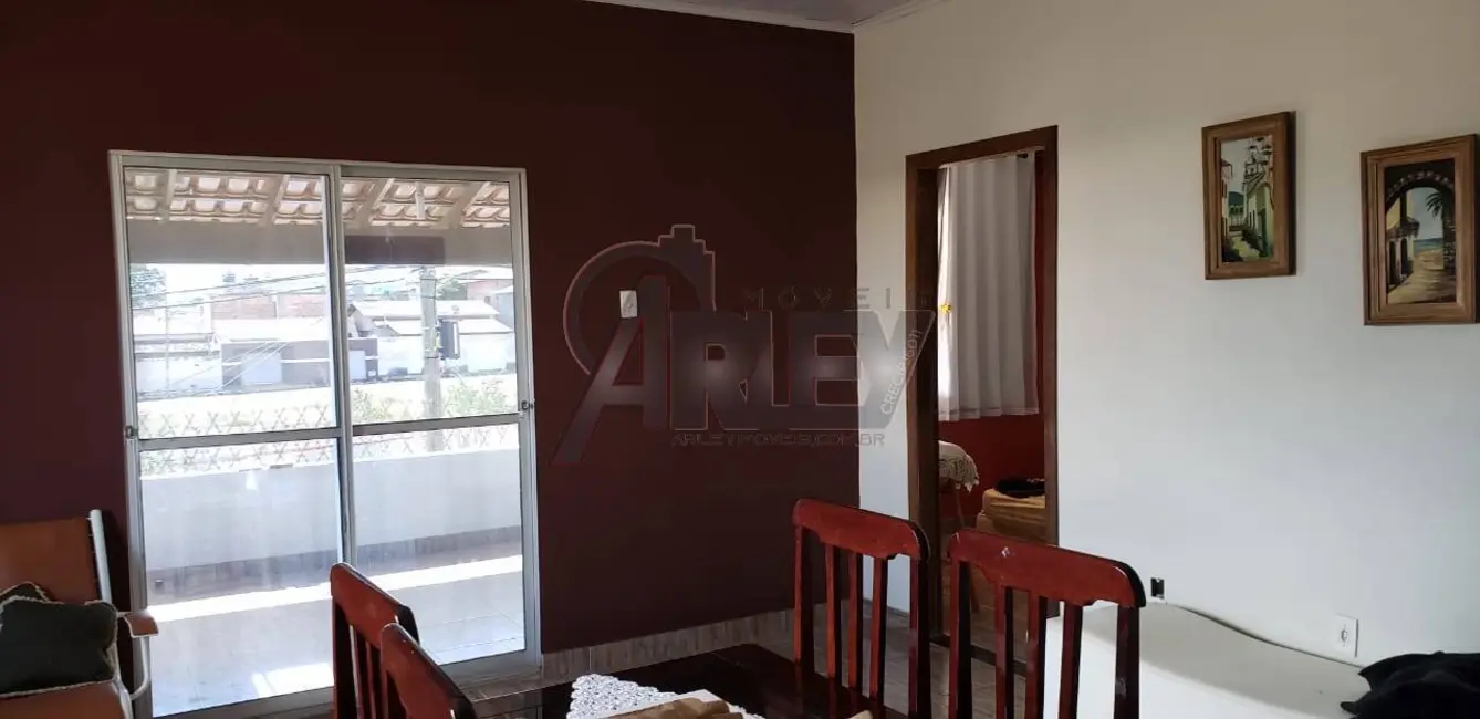 Foto 6 de Casa com 3 quartos à venda, 225m2 em Planalto, Montes Claros - MG