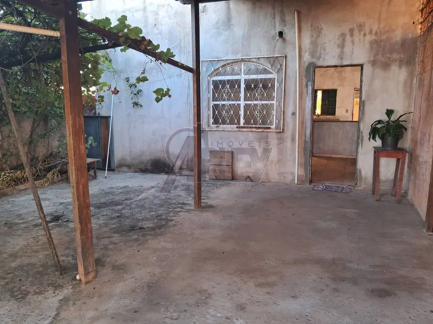 Foto 4 de Casa com 2 quartos à venda, 115m2 em Maracanã, Montes Claros - MG