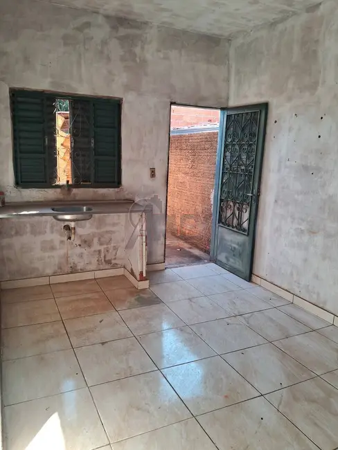 Foto 9 de Casa com 2 quartos à venda, 115m2 em Maracanã, Montes Claros - MG