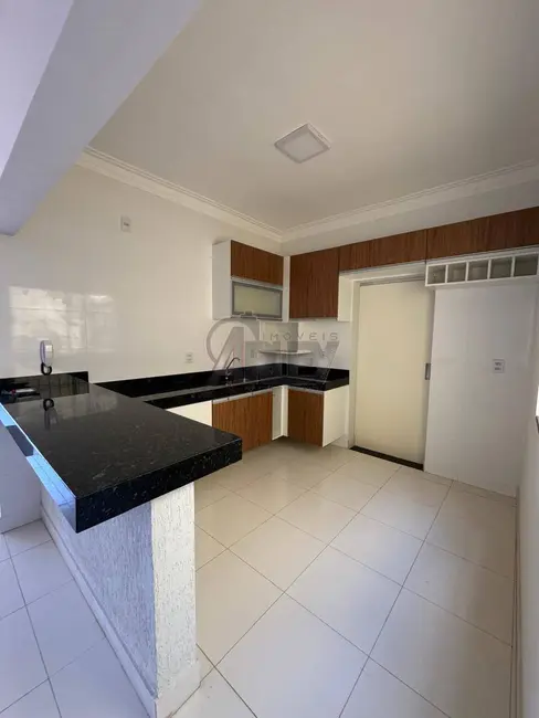 Foto 2 de Apartamento com 3 quartos à venda, 117m2 em Planalto, Montes Claros - MG