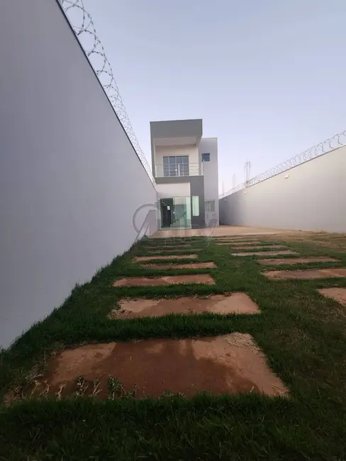 Foto 3 de Casa de Condomínio com 3 quartos à venda, 180m2 em Jardim Primavera, Montes Claros - MG