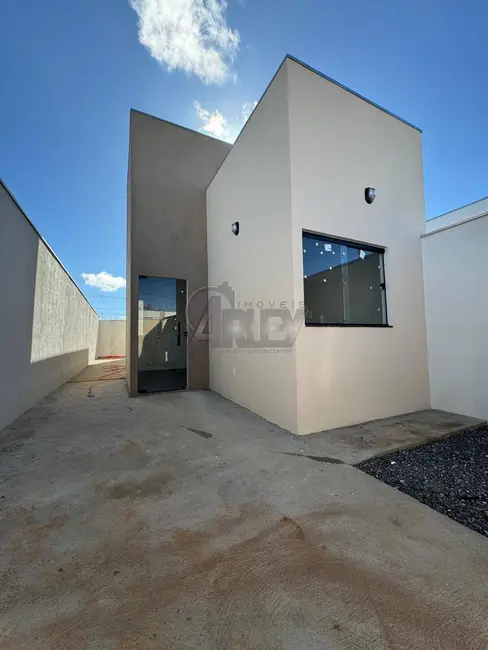 Foto 2 de Casa de Condomínio com 3 quartos à venda, 120m2 em Jardim Primavera, Montes Claros - MG