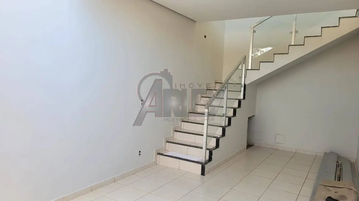 Foto 2 de Casa com 3 quartos à venda em Barcelona Park, Montes Claros - MG