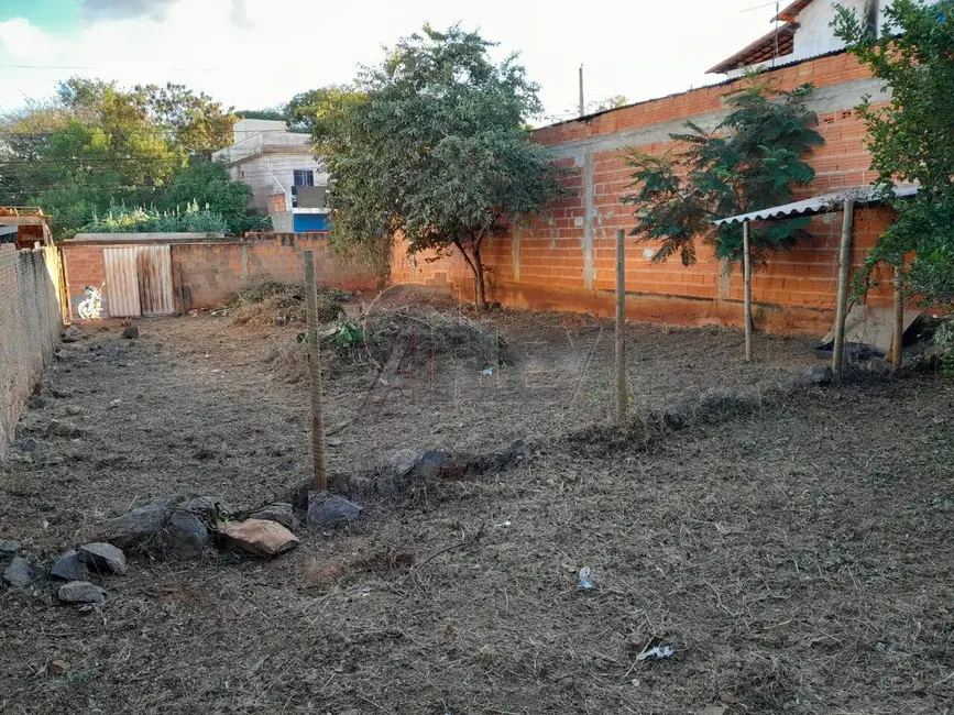 Foto 1 de Terreno / Lote à venda, 250m2 em Amazonas, Montes Claros - MG