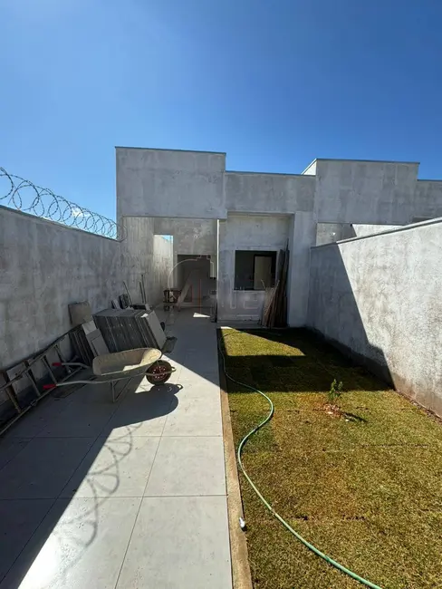Foto 2 de Casa de Condomínio com 3 quartos à venda, 125m2 em Alcides Rabelo, Montes Claros - MG