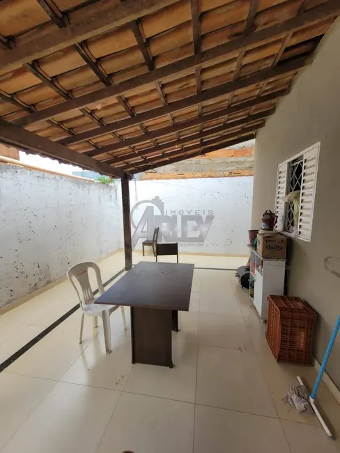 Foto 8 de Casa com 3 quartos à venda, 200m2 em Planalto, Montes Claros - MG