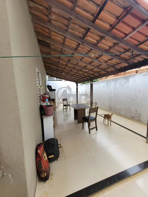 Foto 5 de Casa com 3 quartos à venda, 200m2 em Planalto, Montes Claros - MG