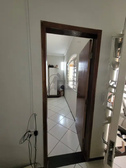 Foto 9 de Casa com 3 quartos à venda, 200m2 em Planalto, Montes Claros - MG