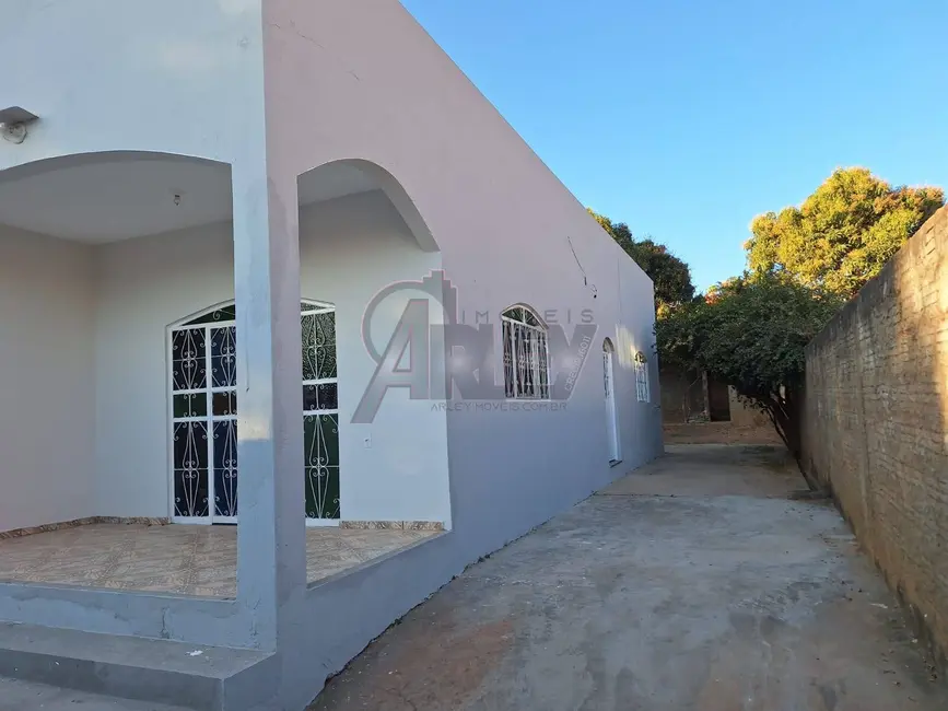 Foto 4 de Casa com 3 quartos à venda, 360m2 em Village do Lago I, Montes Claros - MG