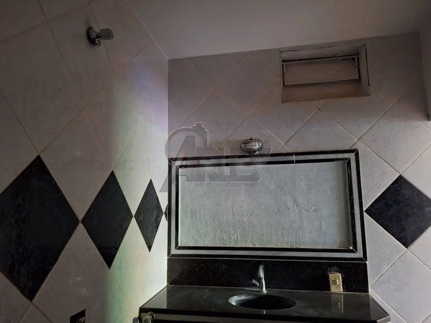 Foto 6 de Casa com 3 quartos à venda, 360m2 em Village do Lago I, Montes Claros - MG