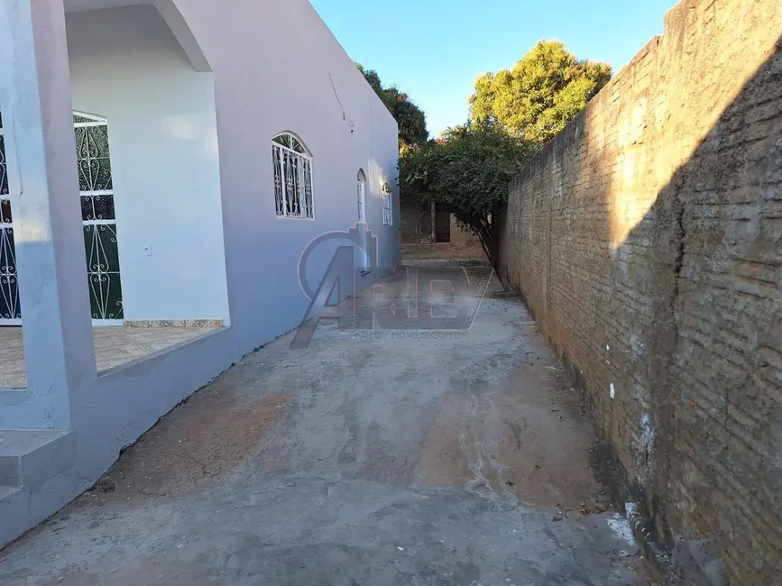 Foto 5 de Casa com 3 quartos à venda, 360m2 em Village do Lago I, Montes Claros - MG