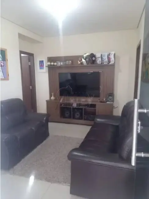 Foto 4 de Apartamento à venda em Santa Lúcia, Montes Claros - MG