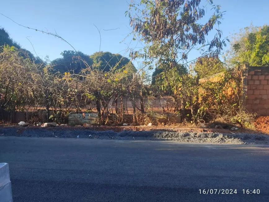 Foto 1 de Terreno / Lote à venda, 450m2 em Jardim Alegre, Montes Claros - MG