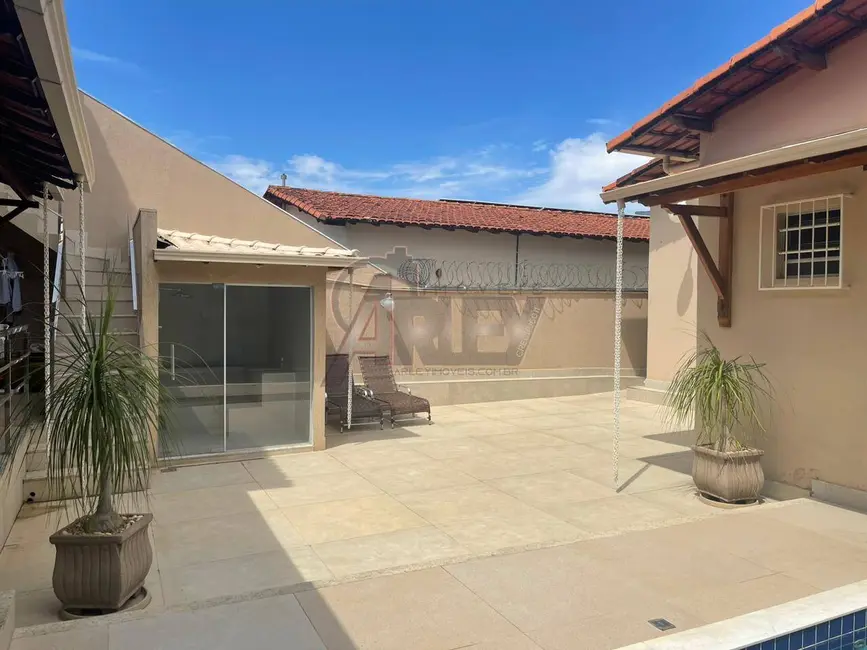 Casa com 4 quartos à venda, 360m2 em Todos os Santos, Montes Claros - MG - imagem 5 Foto 5 de Casa com 4 quartos à venda, 360m2 em Todos os Santos, Montes Claros - MG