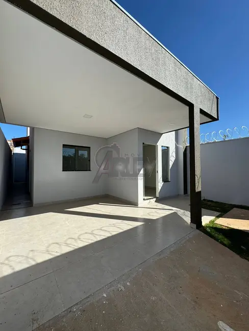Foto 2 de Casa de Condomínio com 3 quartos à venda, 126m2 em Montes Claros - MG
