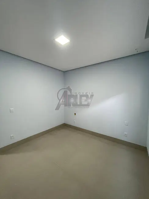 Foto 5 de Casa com 3 quartos à venda, 360m2 em Todos os Santos, Montes Claros - MG