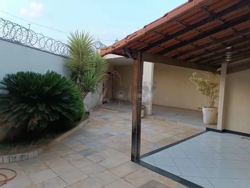 Foto 4 de Casa com 3 quartos à venda, 290m2 em Morada do Parque, Montes Claros - MG