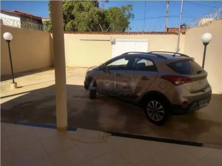 Foto 8 de Casa com 3 quartos à venda, 300m2 em Delfino Magalhães, Montes Claros - MG