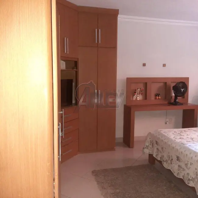 Casa com 3 quartos à venda em Montes Claros - MG - imagem 5 Foto 5 de Casa com 3 quartos à venda em Montes Claros - MG