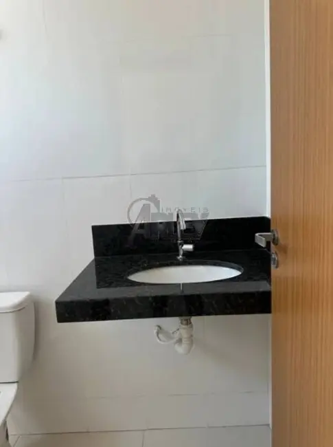 Foto 6 de Casa de Condomínio com 3 quartos à venda em Planalto, Montes Claros - MG