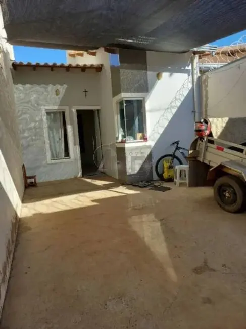 Foto 1 de Casa com 2 quartos à venda em Carmelo, Montes Claros - MG