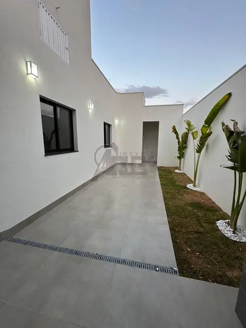 Foto 9 de Casa com 3 quartos à venda, 200m2 em Montes Claros - MG