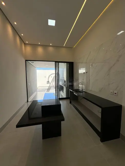 Casa com 3 quartos à venda, 200m2 em Montes Claros - MG - imagem 5 Foto 5 de Casa com 3 quartos à venda, 200m2 em Montes Claros - MG