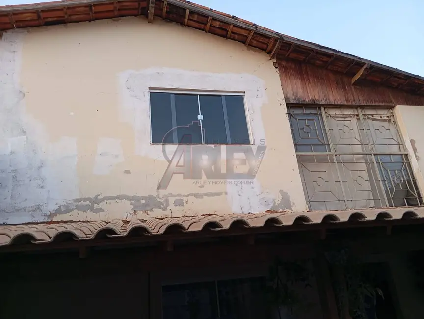 Foto 1 de Casa com 6 quartos à venda, 360m2 em Vila Sion, Montes Claros - MG