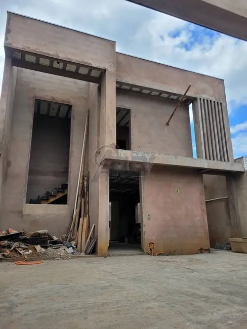 Foto 9 de Casa com 3 quartos à venda, 180m2 em Montes Claros - MG