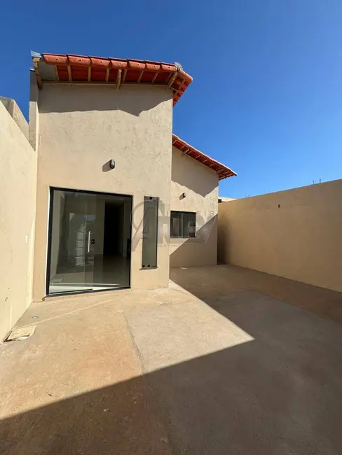 Foto 3 de Casa com 3 quartos à venda, 126m2 em Montes Claros - MG