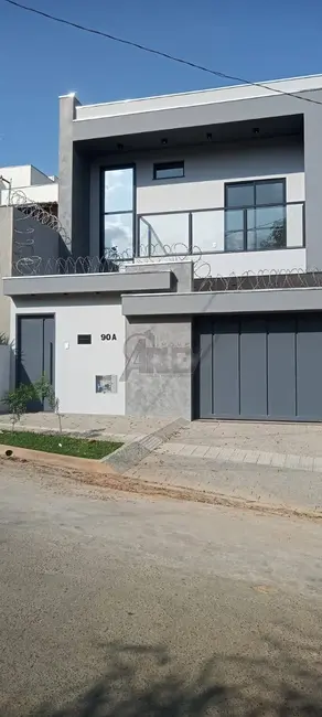 Foto 1 de Casa com 3 quartos à venda, 140m2 em Ibituruna, Montes Claros - MG