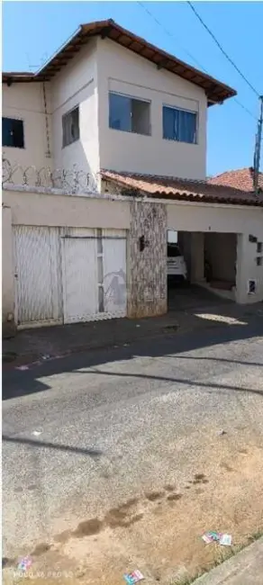 Foto 1 de Apartamento com 3 quartos à venda em Centro, Montes Claros - MG