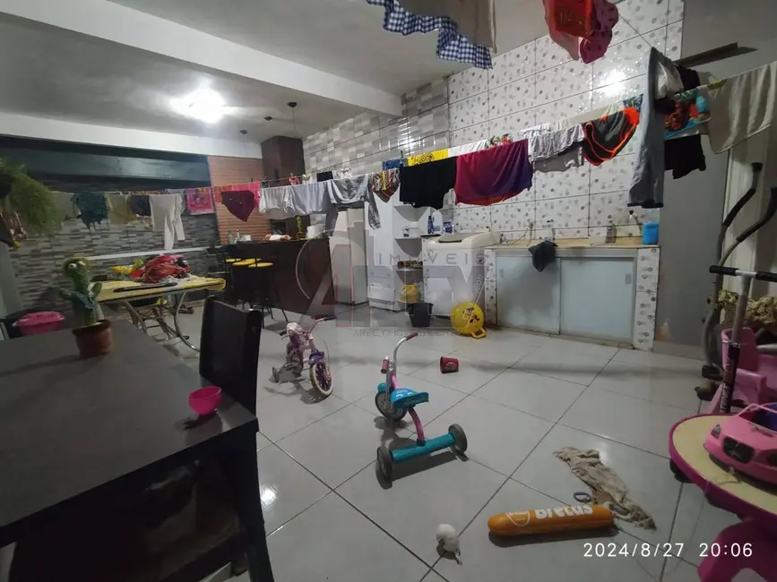 Foto 8 de Casa com 3 quartos à venda, 200m2 em Carmelo, Montes Claros - MG