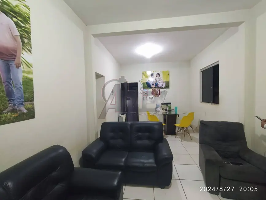 Foto 1 de Casa com 3 quartos à venda, 200m2 em Carmelo, Montes Claros - MG