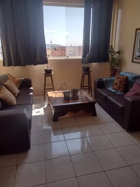 Foto 5 de Casa com 3 quartos à venda em Centro, Montes Claros - MG