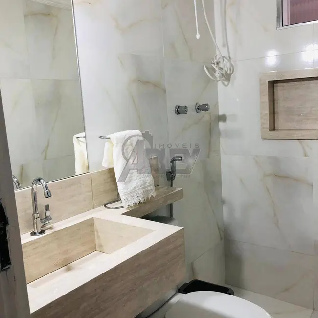 Foto 3 de Casa com 3 quartos à venda, 240m2 em Conjunto Residencial JK, Montes Claros - MG