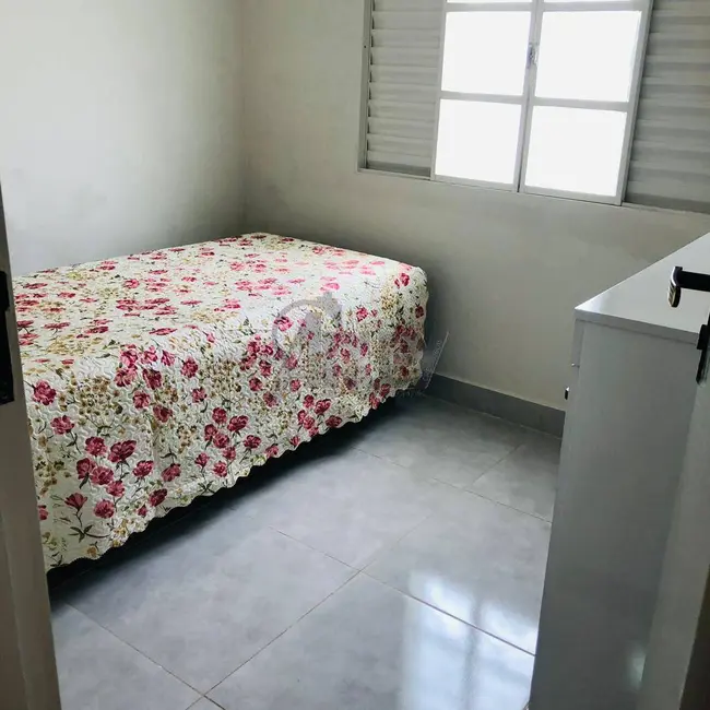 Foto 5 de Casa com 3 quartos à venda, 240m2 em Conjunto Residencial JK, Montes Claros - MG