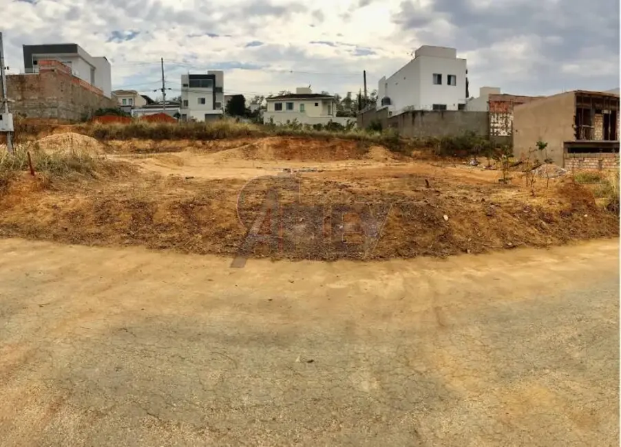 Foto 1 de Terreno / Lote à venda, 362m2 em Ibituruna, Montes Claros - MG