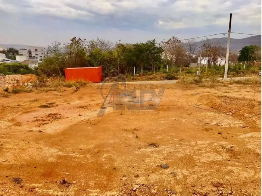 Foto 2 de Terreno / Lote à venda, 362m2 em Ibituruna, Montes Claros - MG