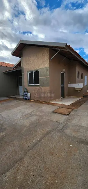 Foto 4 de Casa com 2 quartos à venda, 180m2 em Montes Claros - MG