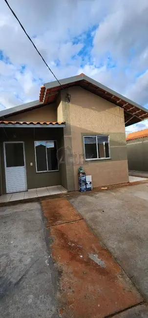 Foto 1 de Casa com 2 quartos à venda, 180m2 em Montes Claros - MG