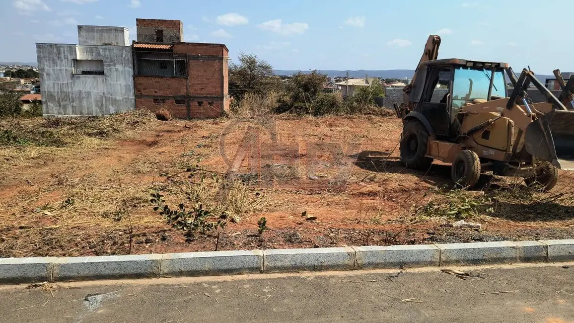 Foto 1 de Terreno / Lote à venda, 435m2 em Guarujá, Montes Claros - MG