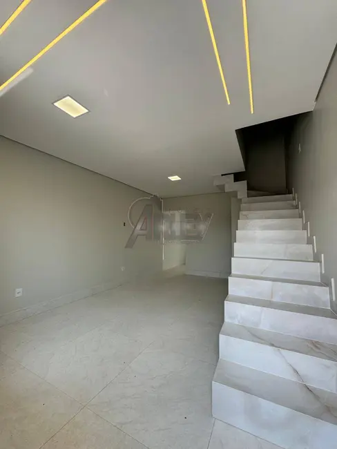 Foto 4 de Casa de Condomínio com 3 quartos à venda em Montes Claros - MG