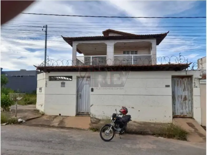 Foto 2 de Casa com 3 quartos à venda em Monte Carmelo, Montes Claros - MG