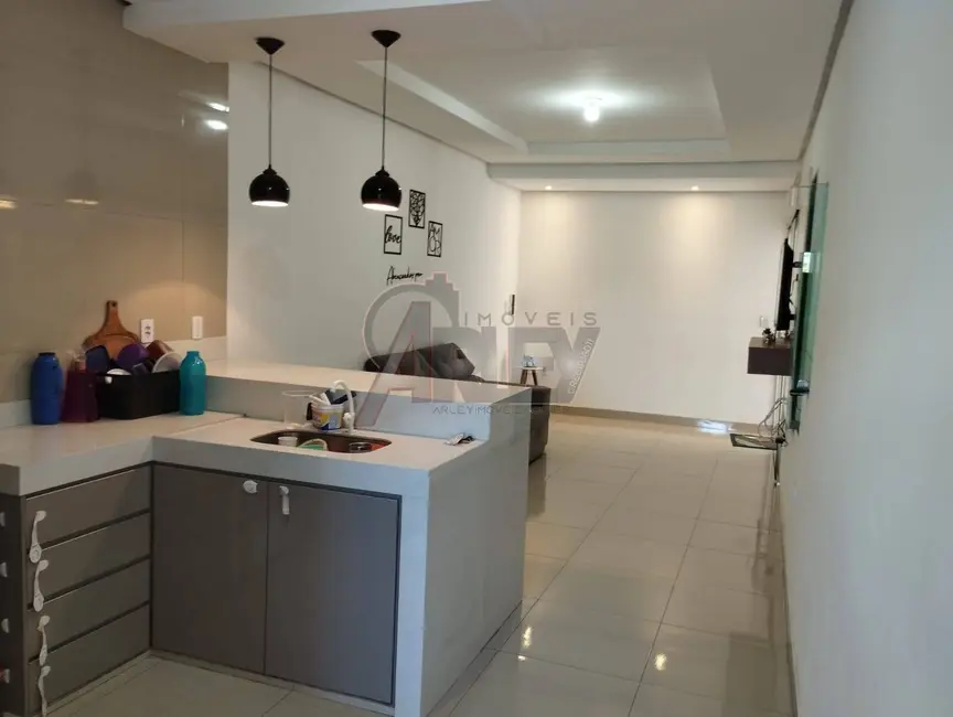 Foto 1 de Casa com 2 quartos à venda em Vila Tiradentes, Montes Claros - MG