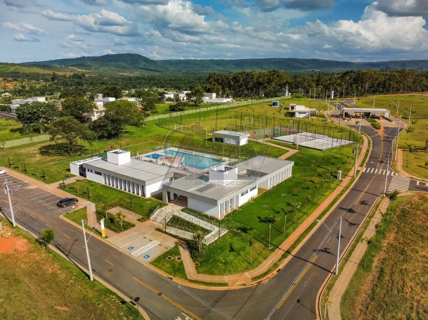 Foto 6 de Terreno / Lote à venda, 335m2 em Montes Claros - MG